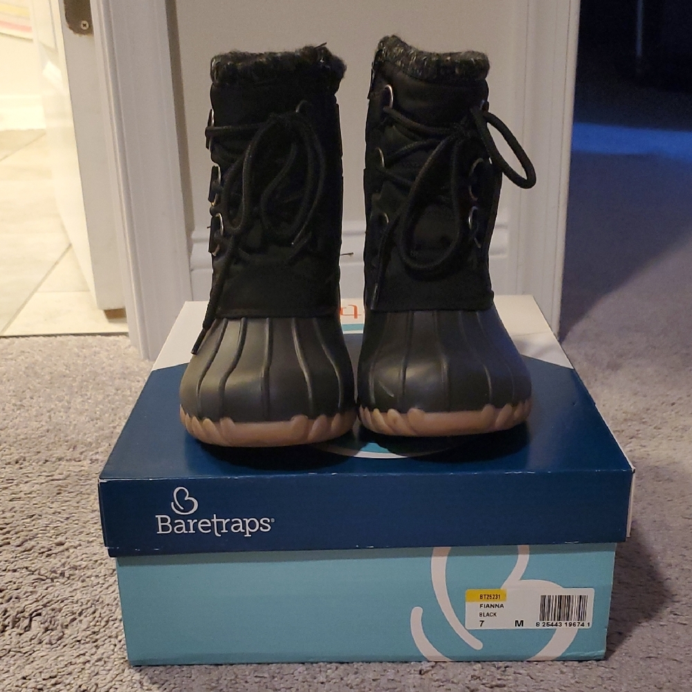 BareTraps Black and Tan Winter Boots